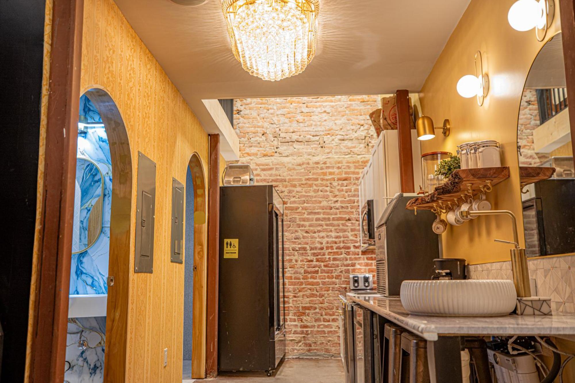 Social Stays - Santa Barbara'S First Hostel On State Street Buitenkant foto