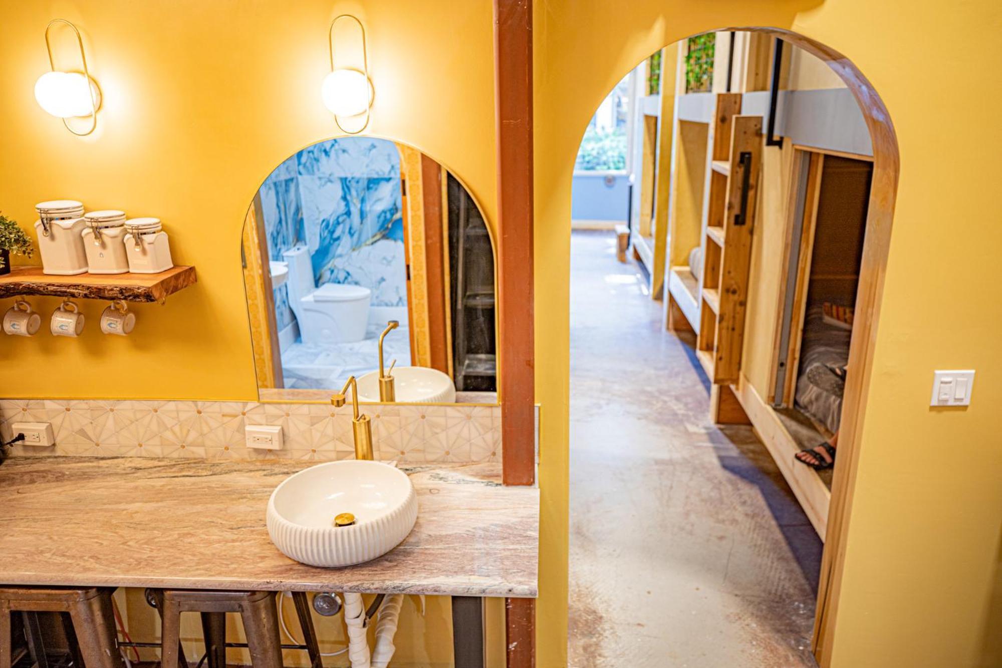Social Stays - Santa Barbara'S First Hostel On State Street Buitenkant foto
