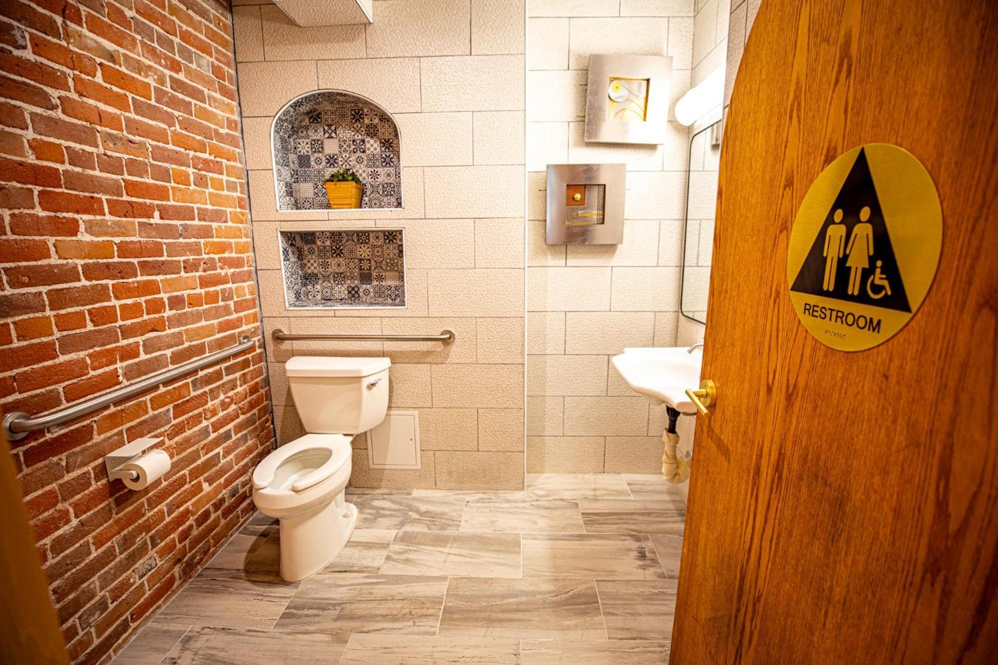 Social Stays - Santa Barbara'S First Hostel On State Street Buitenkant foto